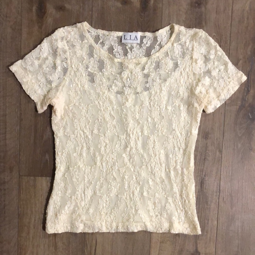 LIA Women's Cream Lace Short Sleeve Top